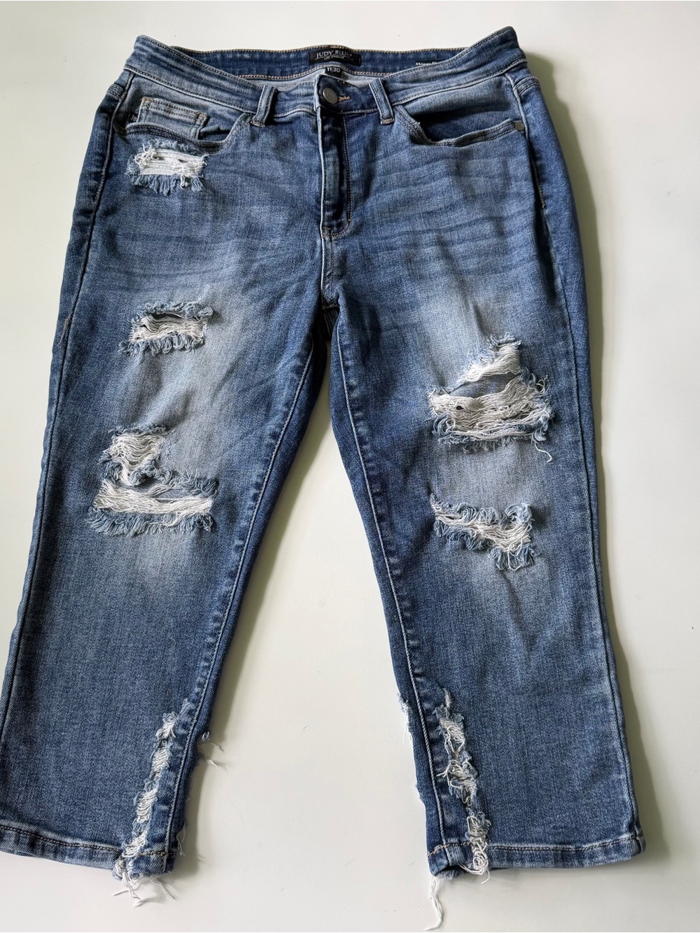 Judy Blue‎ Capri Jeans Womens 11/30 Blue Skinny Fit Distressed Ripped JB82269MD